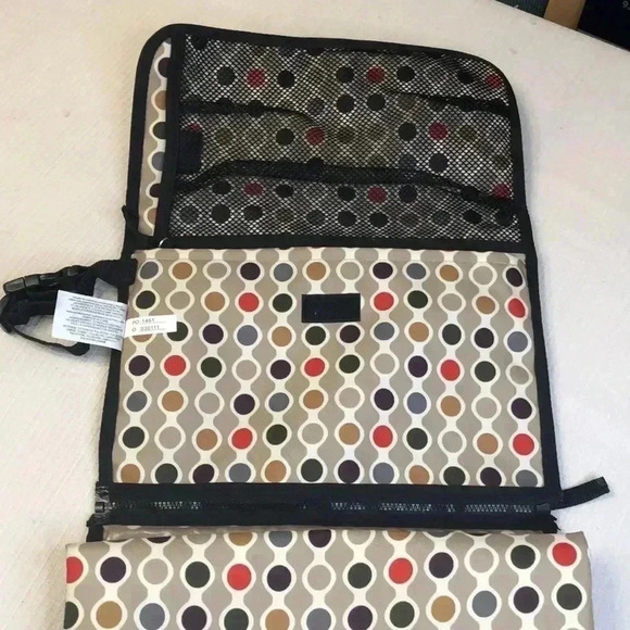 Skip Hop pronto changing station - Picture 4 of 9